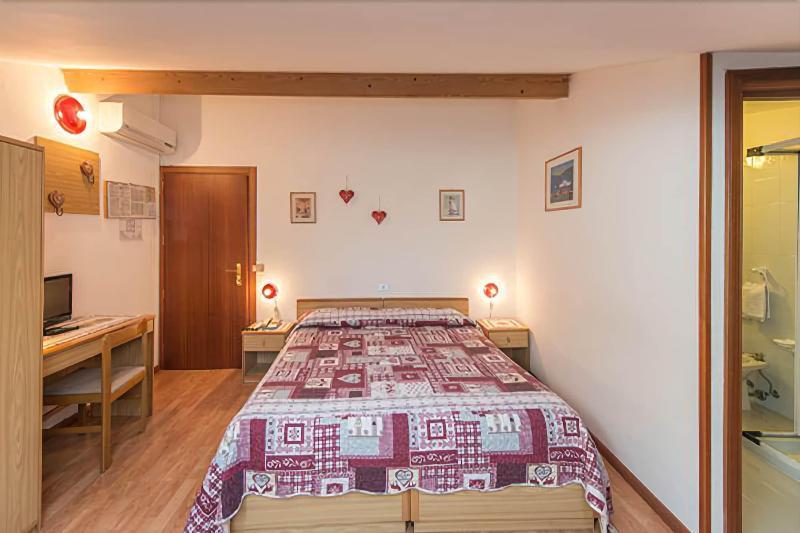 Albergo Antica Rosa Levico Terme Kültér fotó