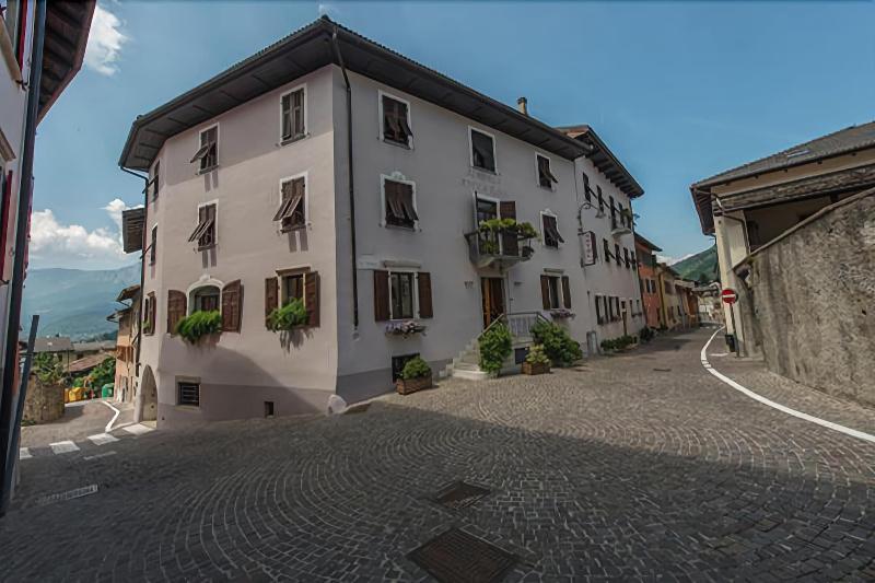 Albergo Antica Rosa Levico Terme Kültér fotó