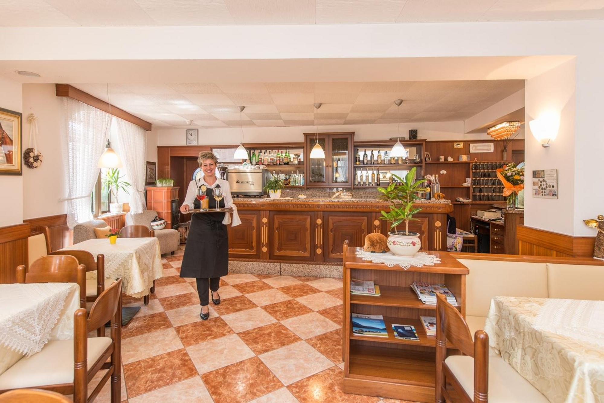 Albergo Antica Rosa Levico Terme Kültér fotó